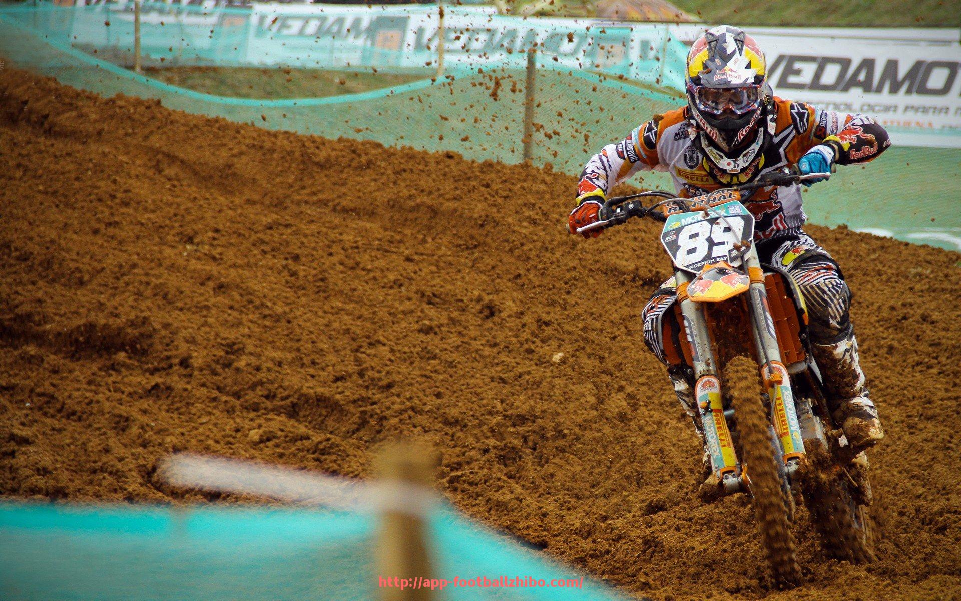 足球直播-世界杯用户转播行为数据分析:平台选择与活跃时段规律