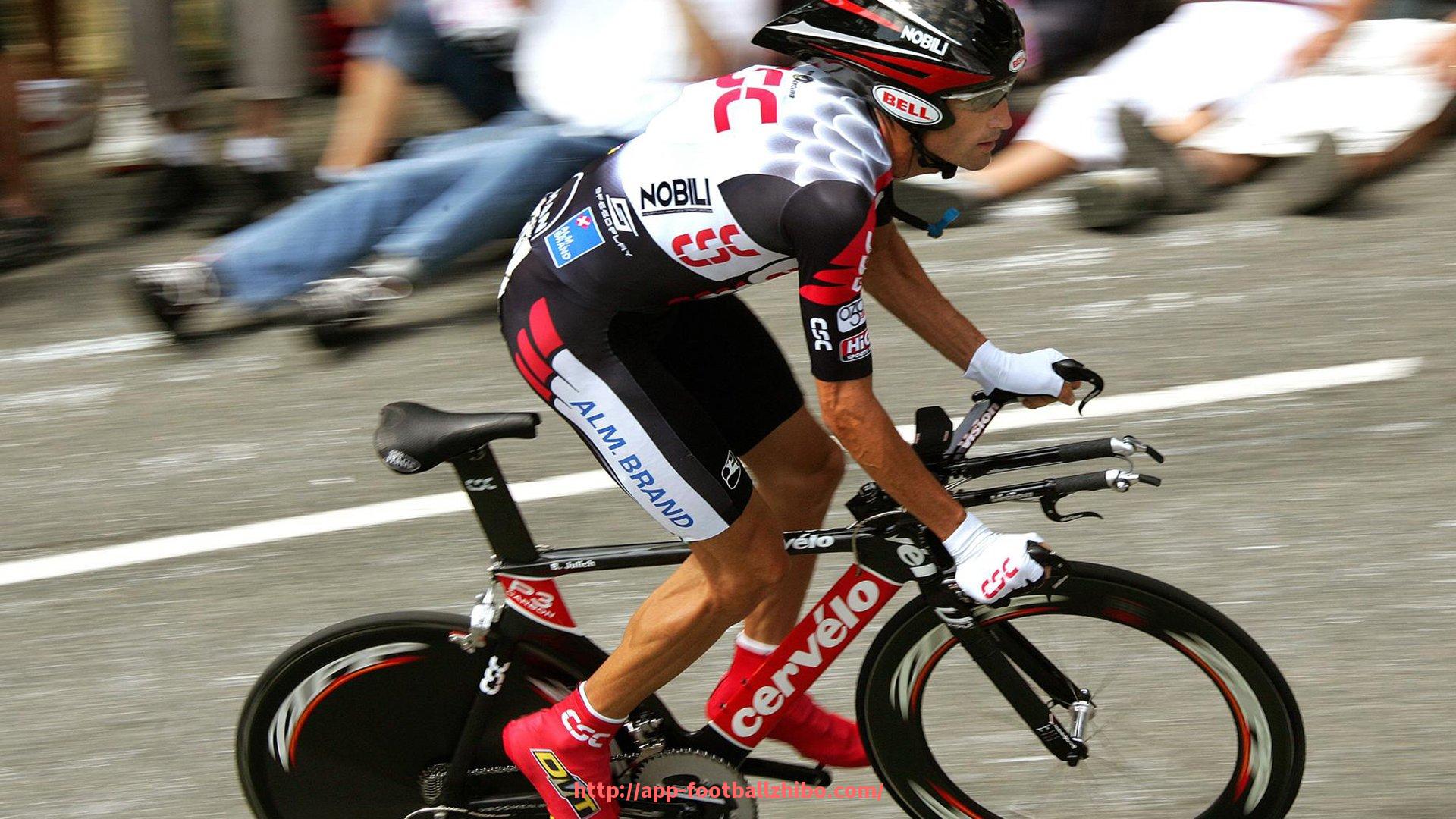 足球直播-世界杯用户转播行为数据分析:平台选择与活跃时段规律