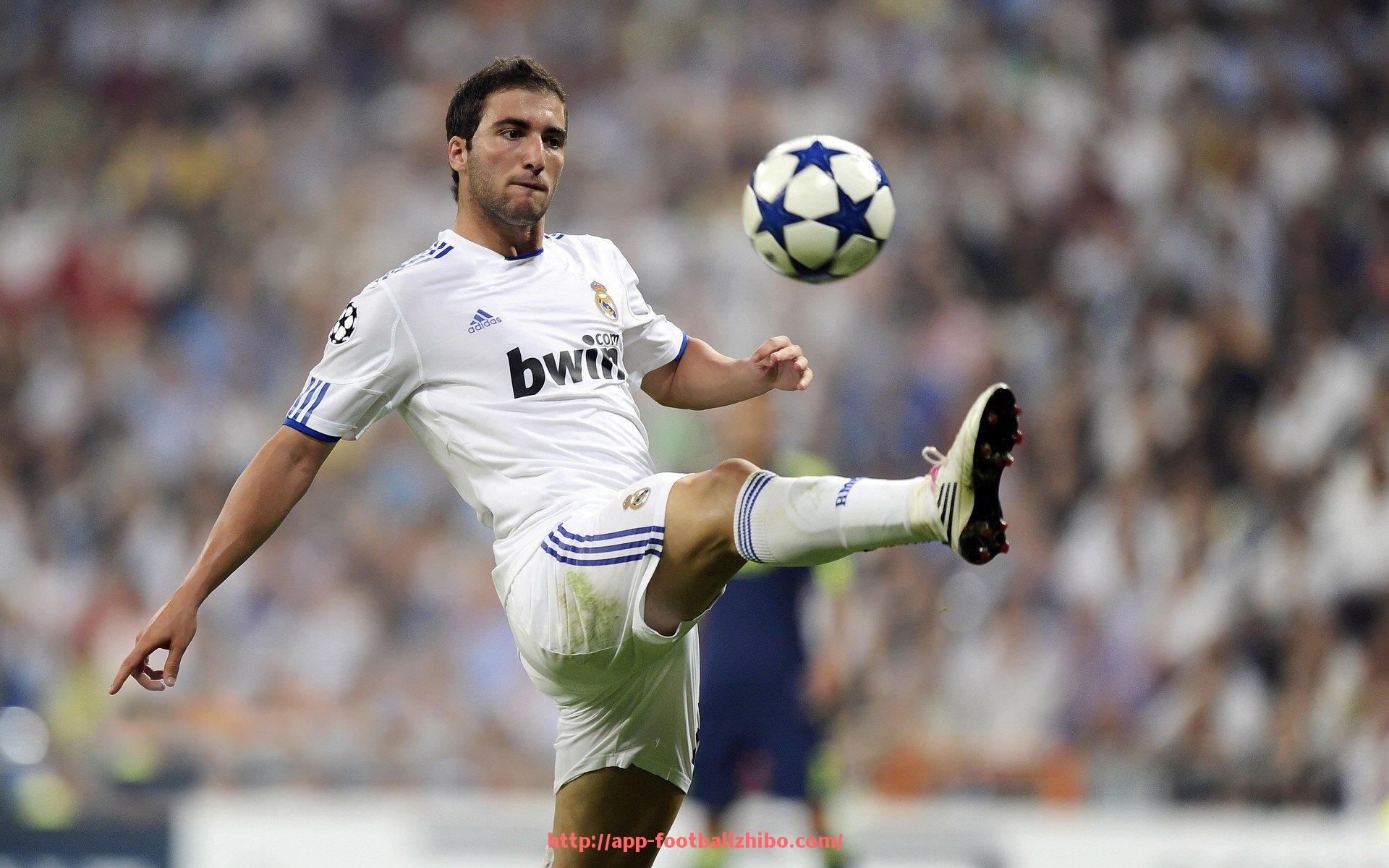 足球直播-休斯敦火箭队训练营最新动态及球员表现